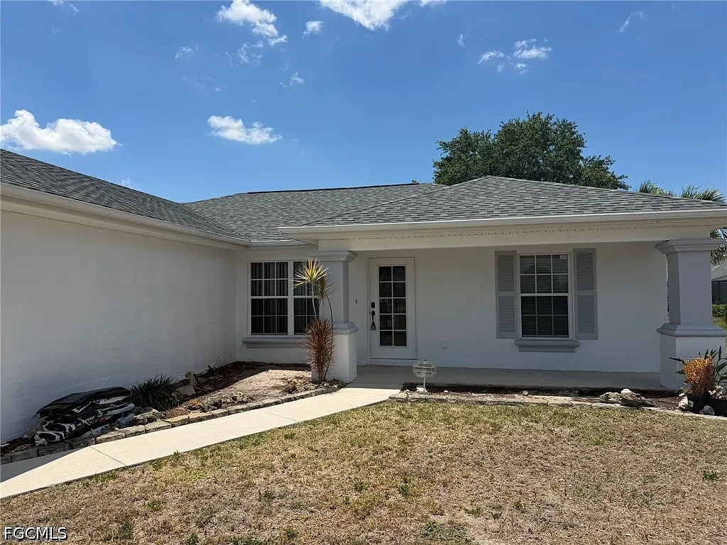 3 bed, 2.0 bath, 1408 sqft, $1,900 — Photo 2