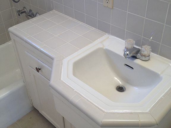 5th image of 4160 Lockland Pl APT A