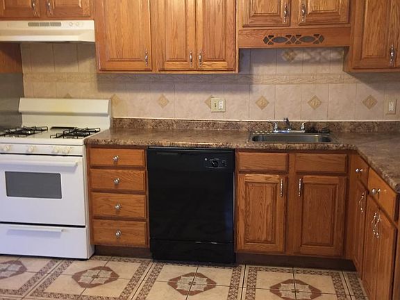 2nd image of 1505 Milbank Dr