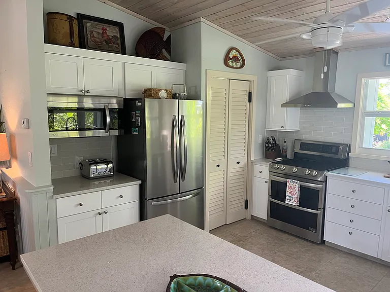 1050 Gulf Dr — Photo 10