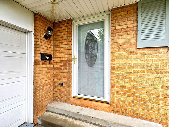 5th image of 2813 Mohican Ave
