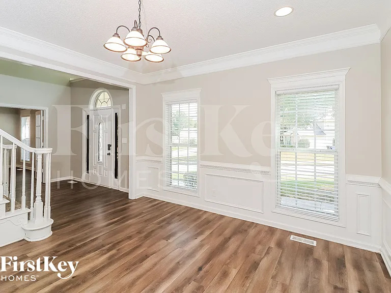 326 Hambrick Park — Photo 5
