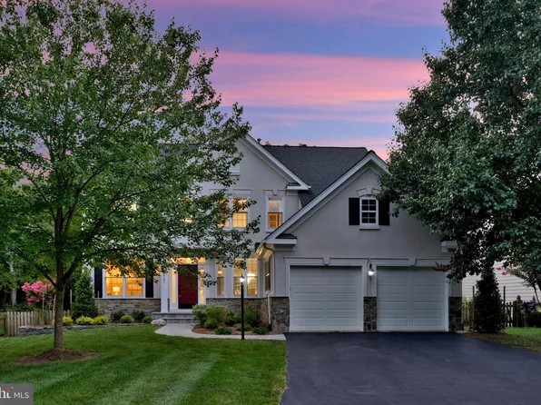 42747 Hollowind Ct, Ashburn, VA 20148