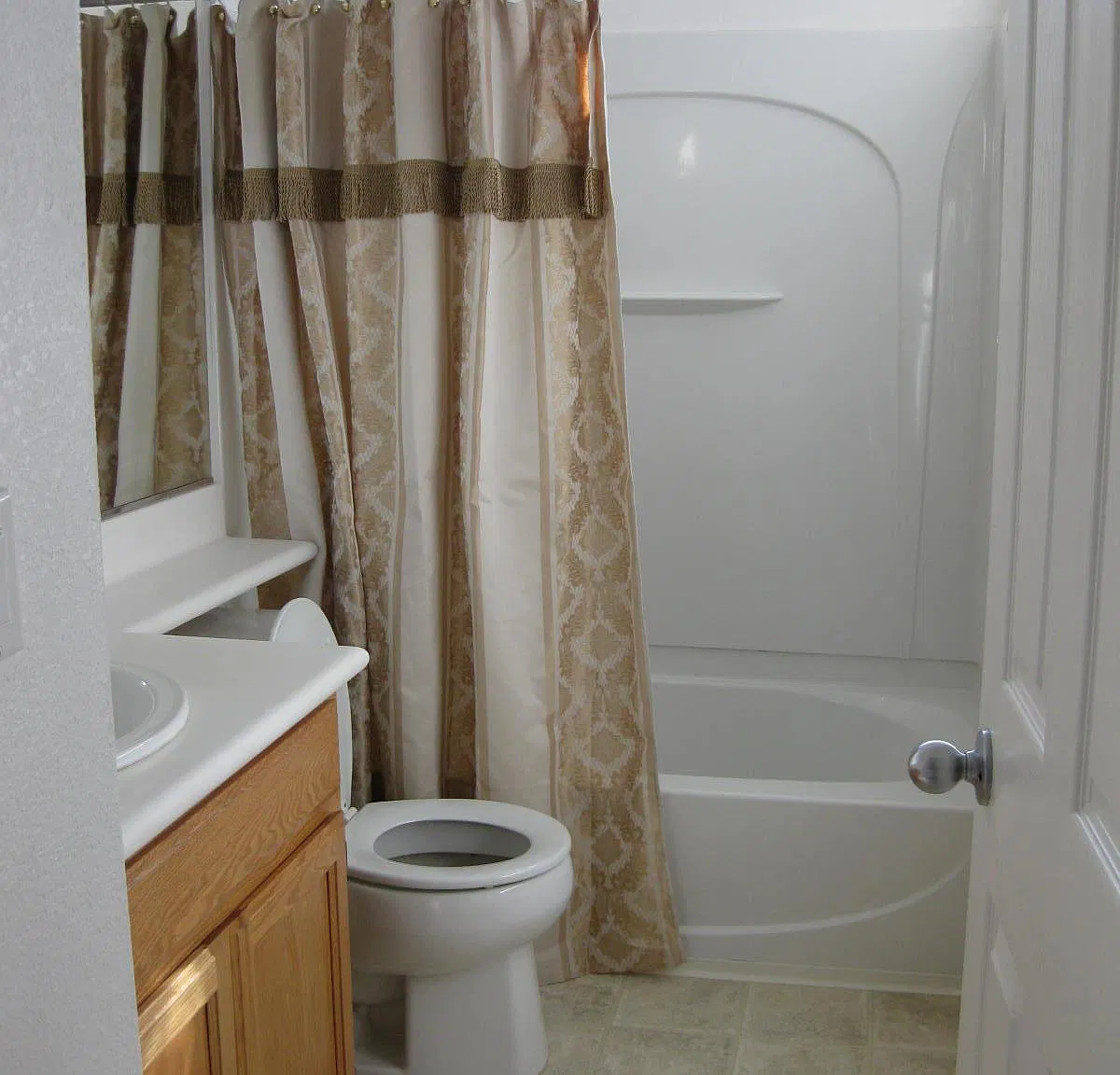 1 bed, 1100 sqft, $1,975 — Photo 4