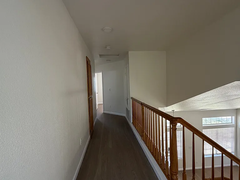 2336 Woodhill Dr — Photo 7