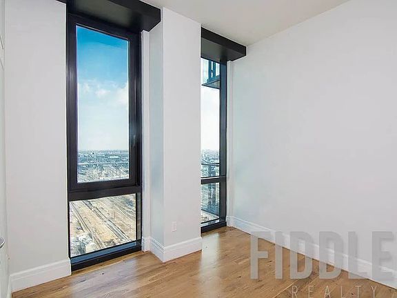 5th image of 4441 Purves St APT 1903