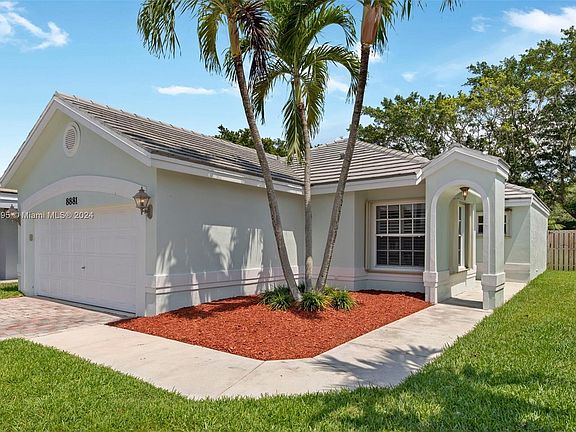 3rd image of 8881 N Lake Park Cir N