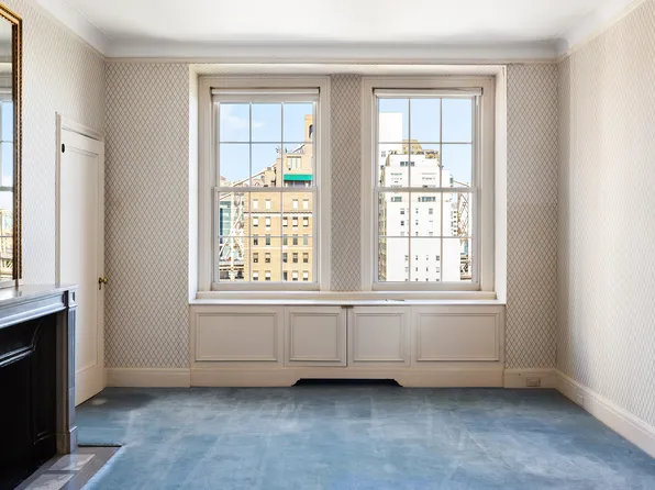 1 Sutton Place South image 14 of 18