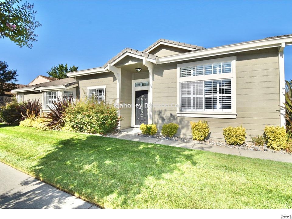 1st image of 601 Searles Way