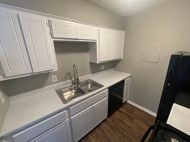 The Bryant Apartment Homes — Photo 33