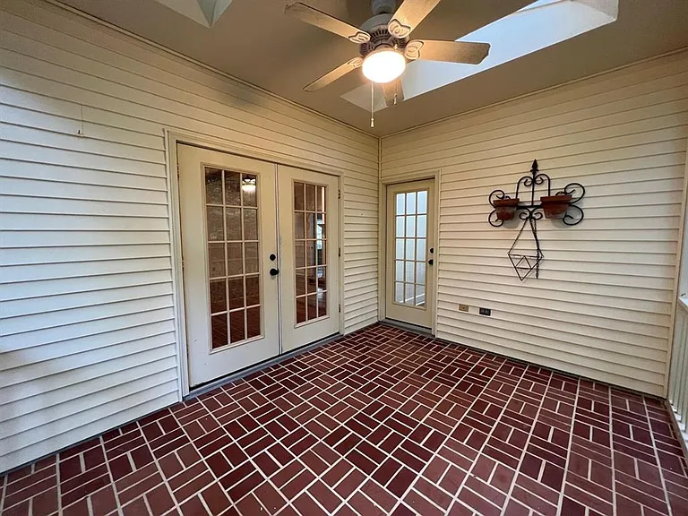 1381 Manor House Dr — Photo 14