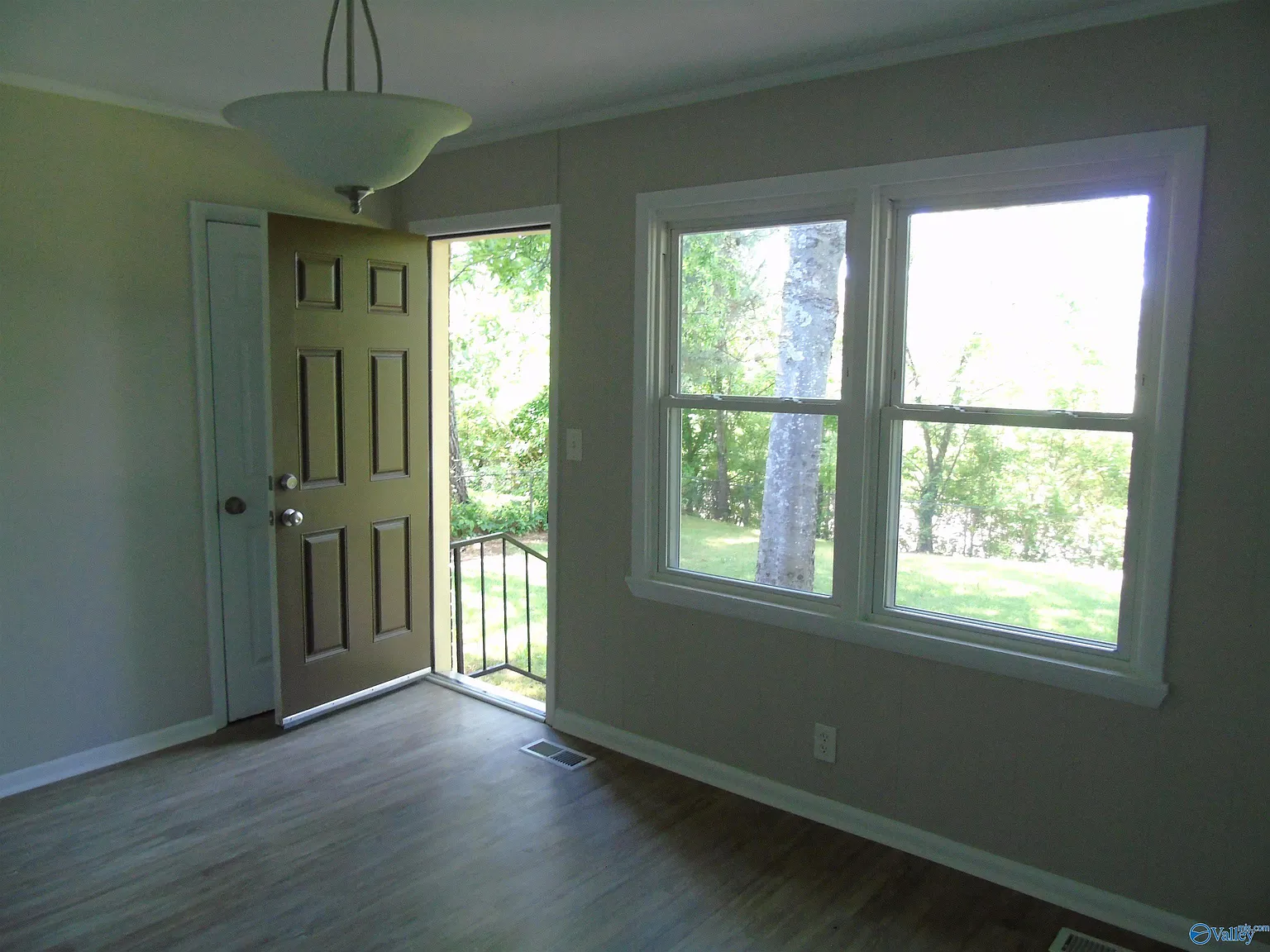 3 bed, 1.5 bath, 1110 sqft, $1,475 — Photo 4