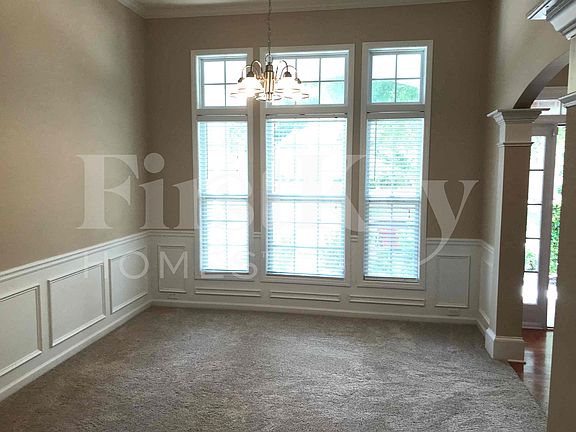 4th image of 2763 Summit Pkwy SW