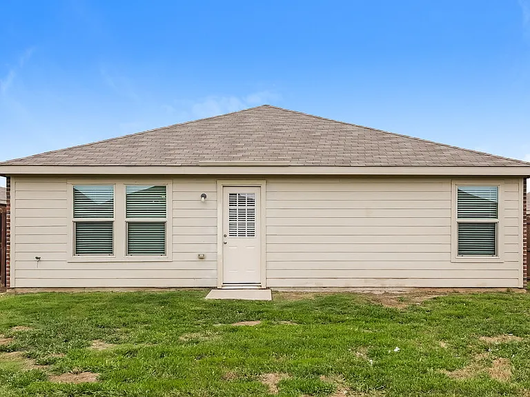 1124 Skyline Dr — Photo 16