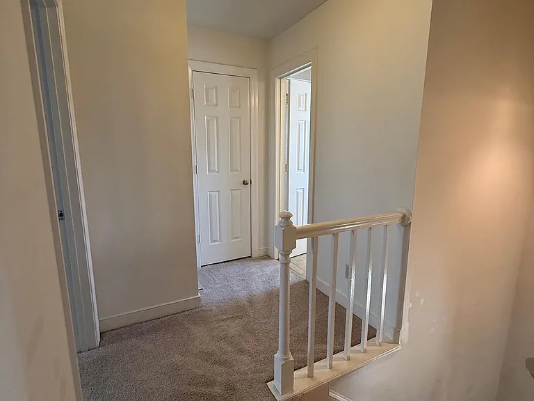 1446 Kenmore Ave — Photo 10