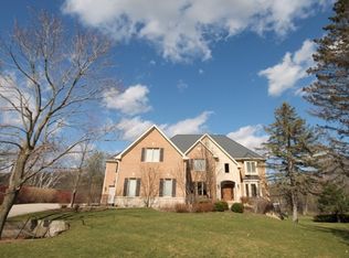 23411 N Flint Dr, Lake Barrington, IL 60010