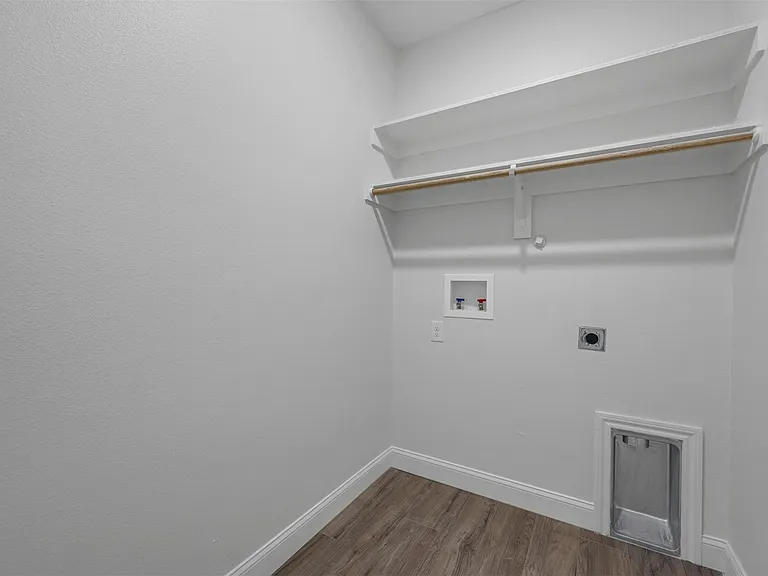 5804 Houghton Ave — Photo 18