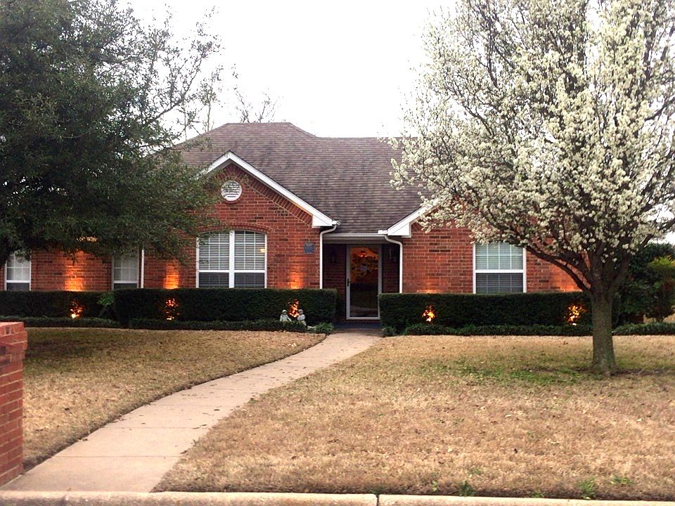 1st image of 10610 Woodland Dr