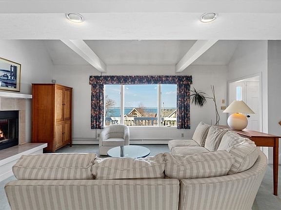 4th image of 49 Bay Shore Dr