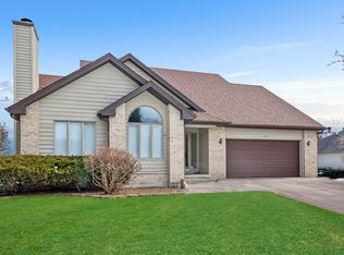 325 N 4th St, Elburn, IL 60119