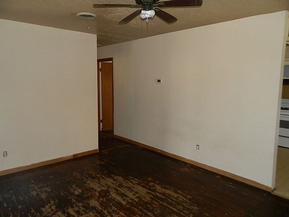 3rd image of 604 NW 63rd St