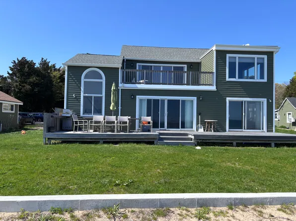 https://photos.zillowstatic.com/fp/ad68d946ddd0729e2636e2d8b9925642-p_e.webp