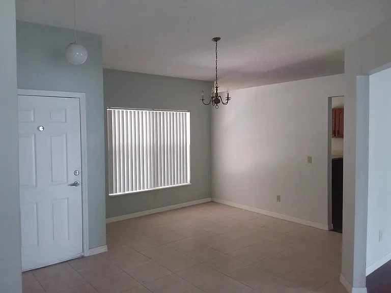 161 SW Grimaldo Ter — Photo 6