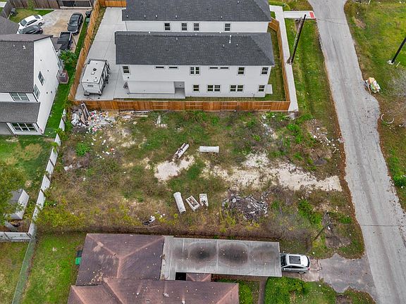 3rd image of 4121 E Toliver St