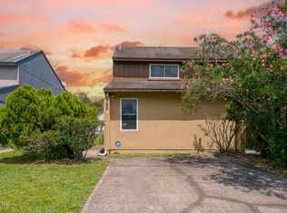 8753 Whispering Pines Dr, Jacksonville, FL 32244