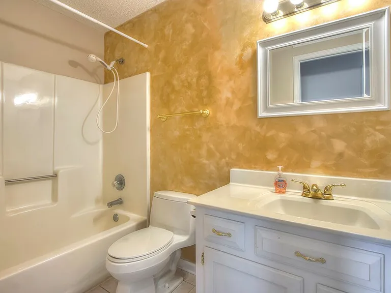 6435 Montpelier Ln — Photo 34