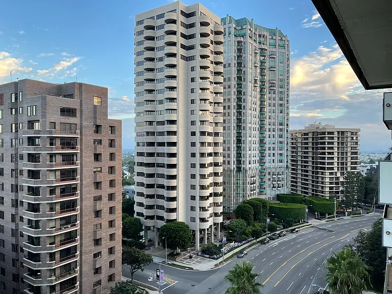 10535 Wilshire Blvd #1402 — Photo 37