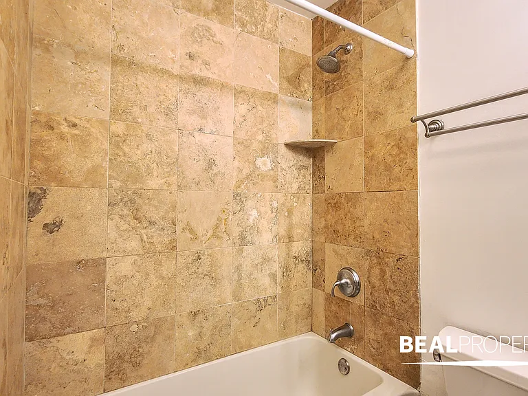 625 W Wrightwood — Photo 14