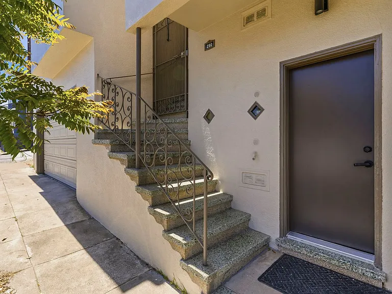 290 Holyoke St — Photo 29