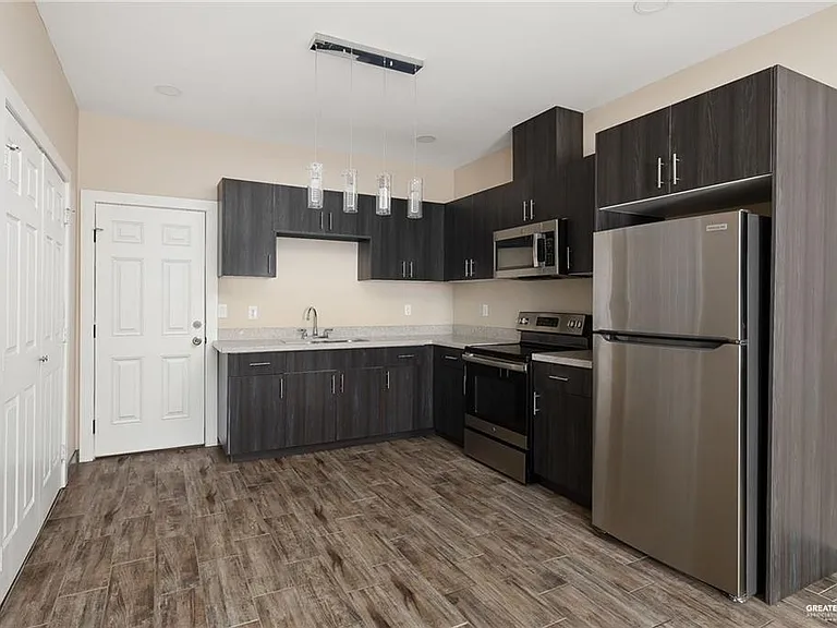 1809 W Ramirez St #2 — Photo 6