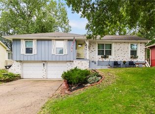 511 Sunset Ln, Belton, MO 64012