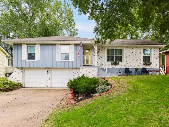 511 Sunset Ln, Belton, MO 64012