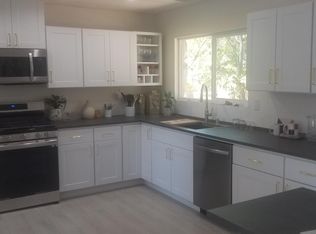 8548 Vine Valley Dr, Sun Valley, CA 91352