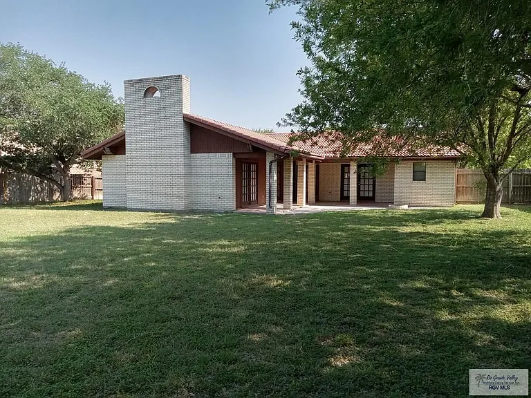 2821 Lotus Dr — Photo 16