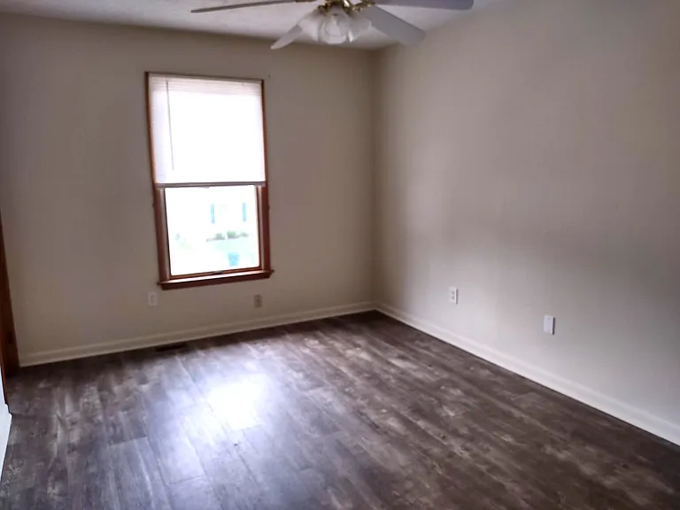2208 Melrose Ln — Photo 12