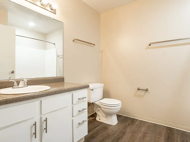 Fox Brook Apartments — Photo 9