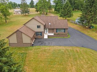 202 Patricia Dr, Apollo, PA 15613