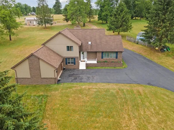 202 Patricia Dr, Apollo, PA 15613