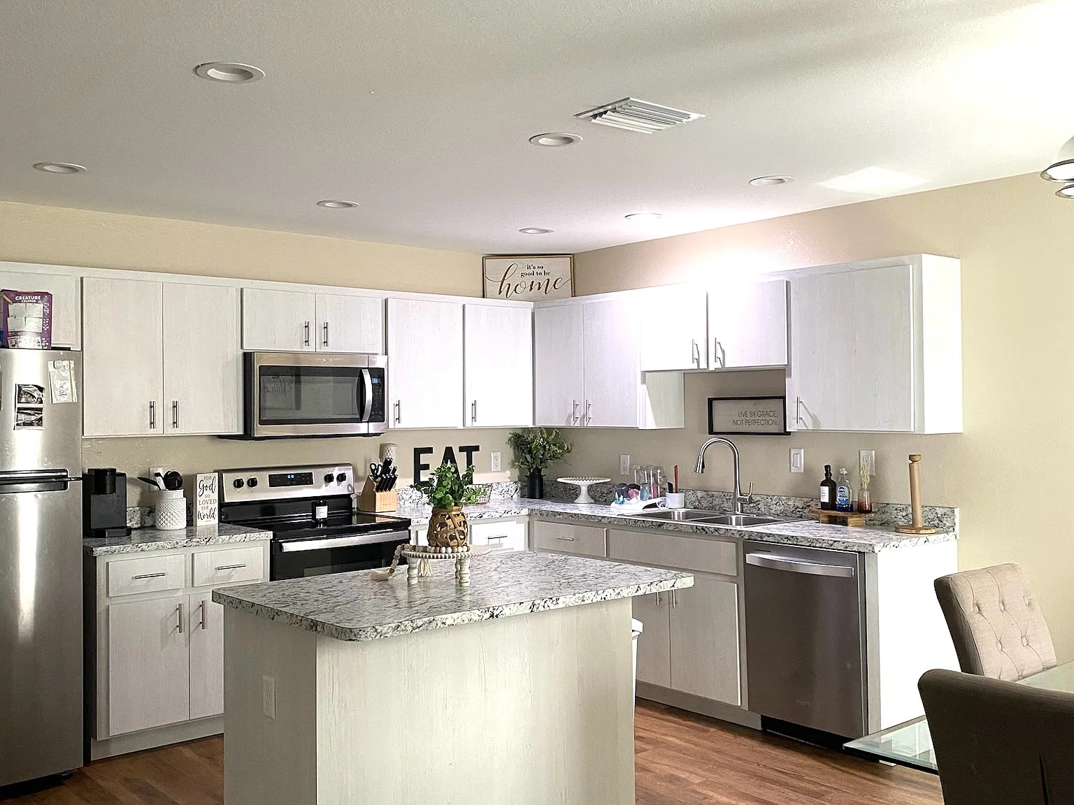 3 bed, 1305 sqft, $1,850 — Photo 3