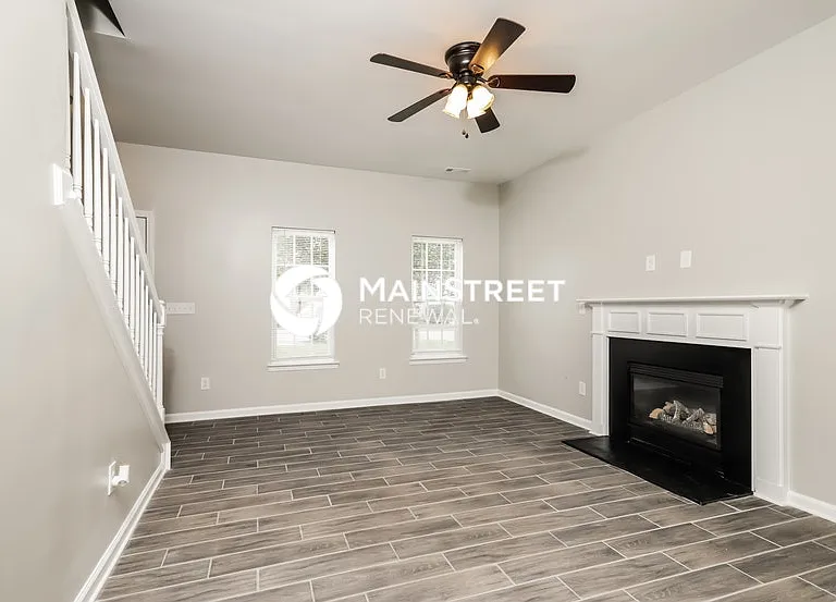 125 Salem Ridge Ct — Photo 2