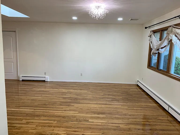 934 Oakland Ct — Photo 5