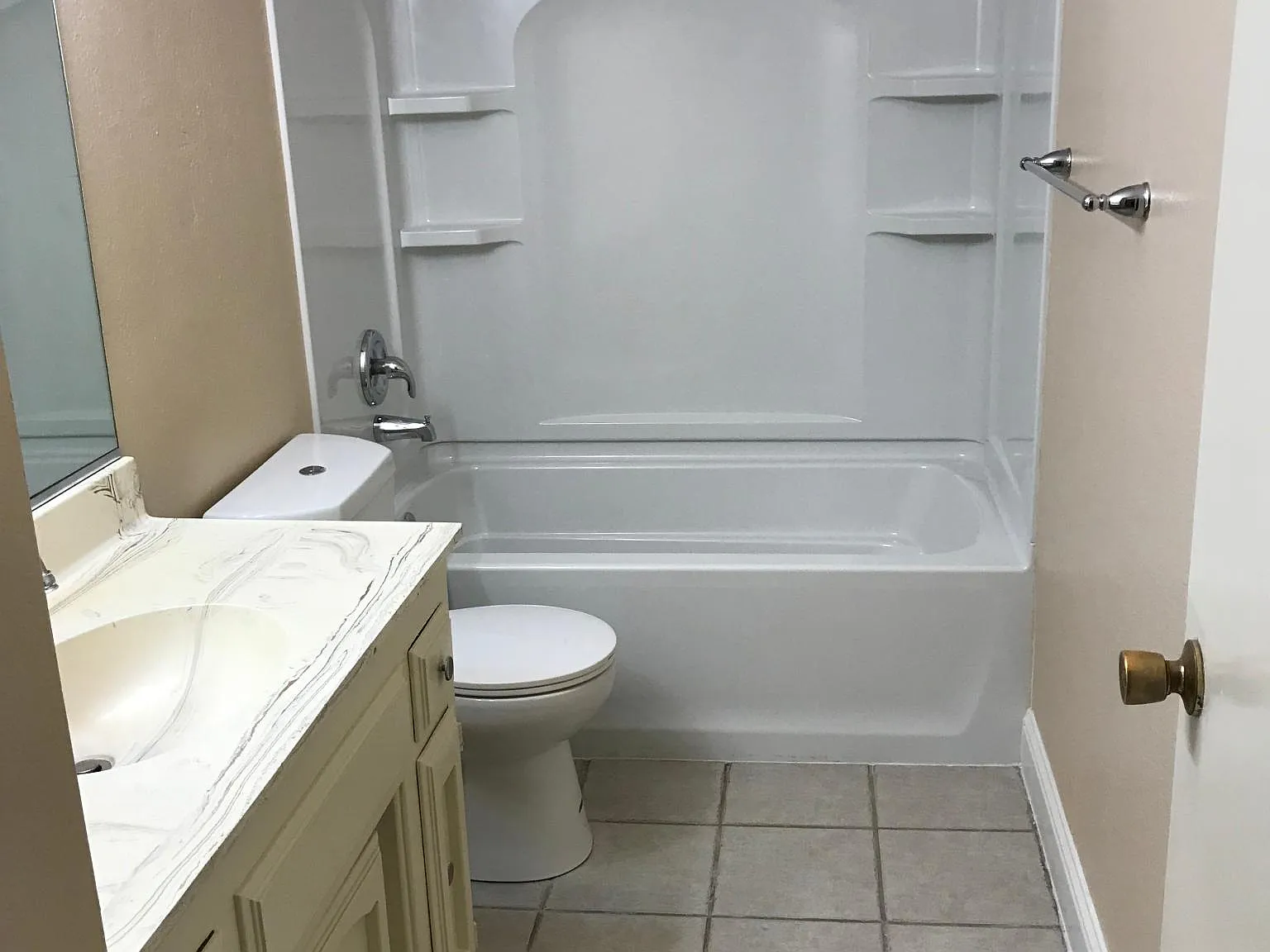 2516 Tricia Ct — Photo 2