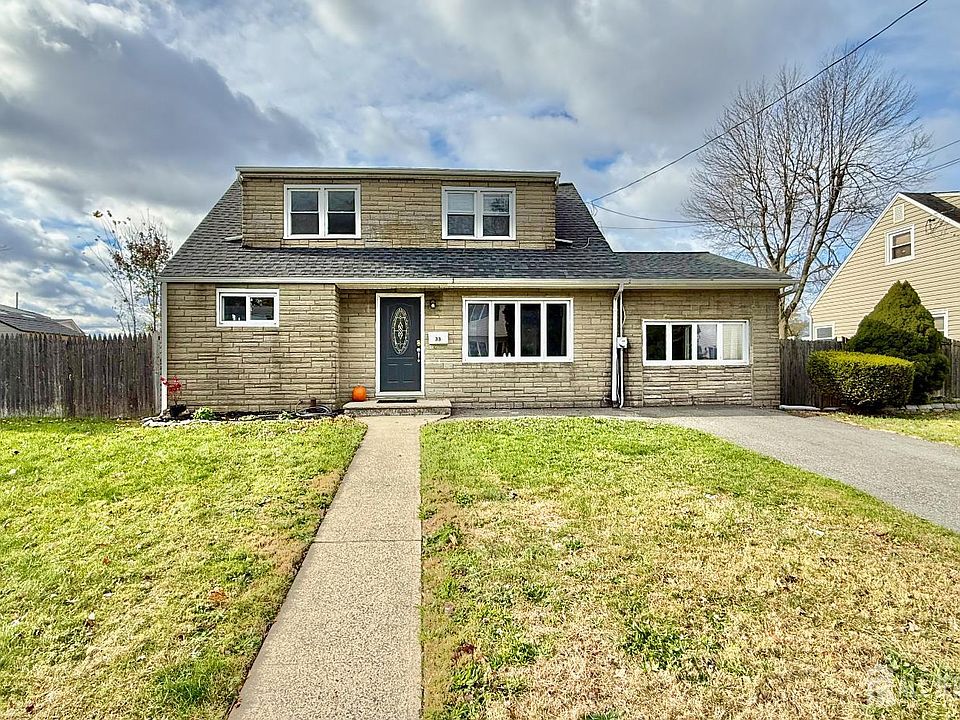 1st image of 33 Windsor Dr