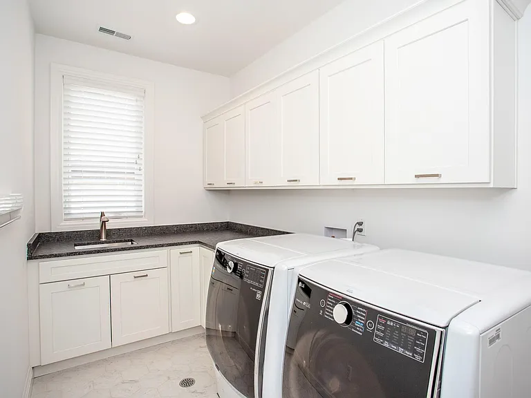 25925 York Rd — Photo 71