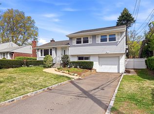 72 Woolsey Avenue, Glen Cove, NY 11542
