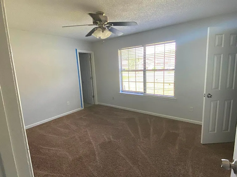 921 Wrenwood Ln — Photo 10